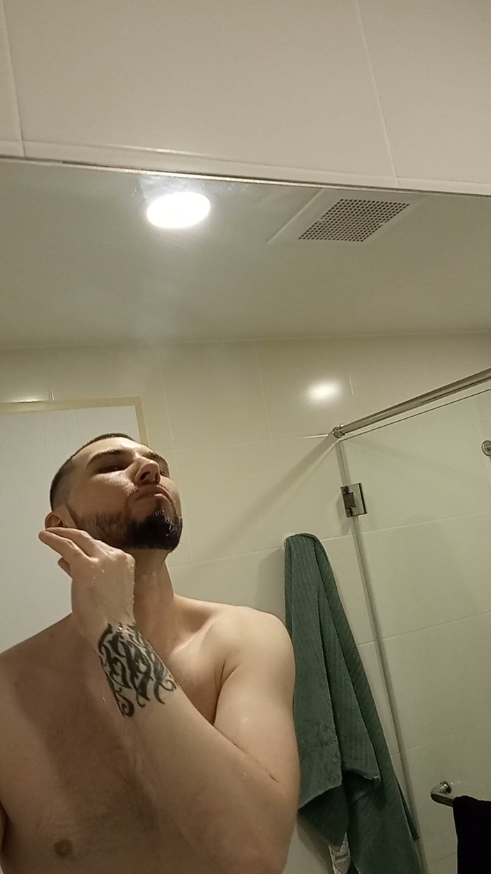Solo Guy BWC: Holení nahý