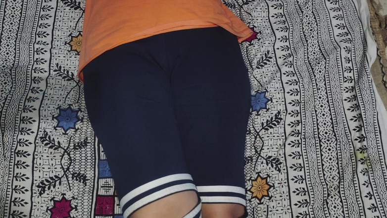 Desigirl37: Desi college girls ama bagnarsi le loro fighe arrapate e...