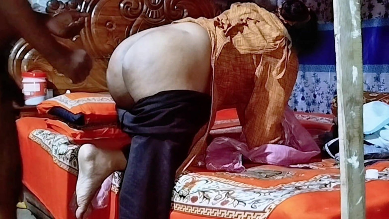 Deshi women: Seks dubur dengan awek muda buat kali pertama