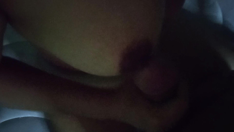 Lovely hairy pussy: Получил дрочку и сиськи от возбужденного массажиста в темноте