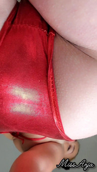ตดฟองน้ำเปียกสุดๆ ของฉันในมุม POV สีแดง