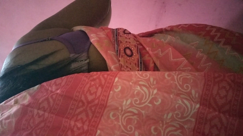Tamil lesbian: 핫한 옷을 입은 와이프 치마와 사리