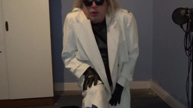 Leather Kirsten: Fun with a Shoe