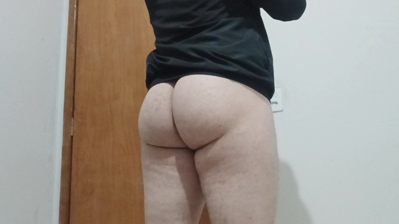 amateurbrazilian: Stor röv Brasil - Femboy Loiro Só De Shortinho Rebolando