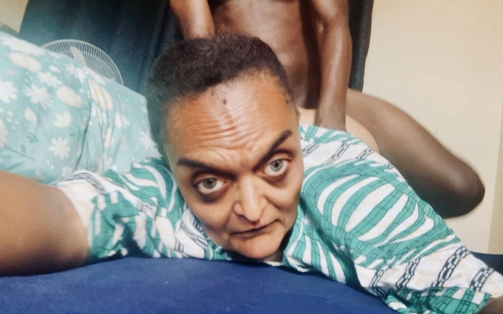 BongoXXX: Nenek bilang lemme tahan kamera ini untukmu, aku nggak mau...