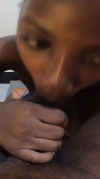 Me siento extremadamente duro con la gran mamada de polla negra tan traviesa y caliente que la alarma de sexo - mastermeat1