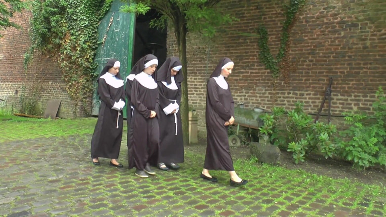 King Of Amateur: Черниці монастиря - справжні повії