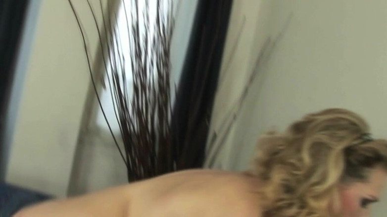 Onlyxfans: गर्म सुनहरे बालों वाली गड़बड़ कठिन