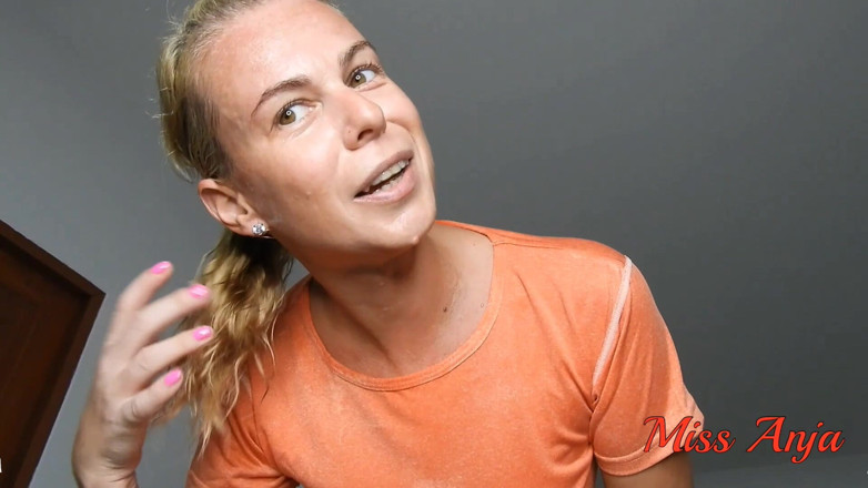 MissAnja_FH: Sueur dégoulinante dans un legging orange moulant