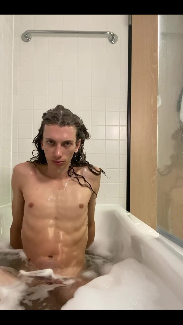 iamtonyrey: French Femboy Showers and Got Ready for a Date