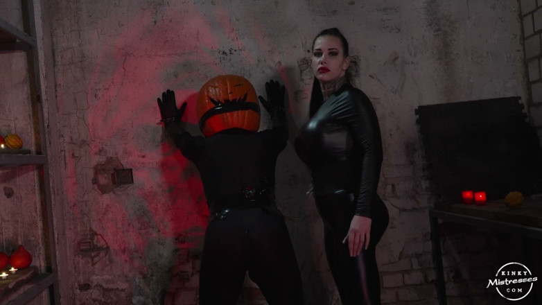 Kinky Mistresses: Halloween Spanking