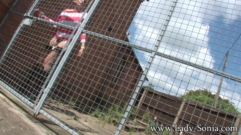 Lady Sonia: Chuva Dourada no Verão