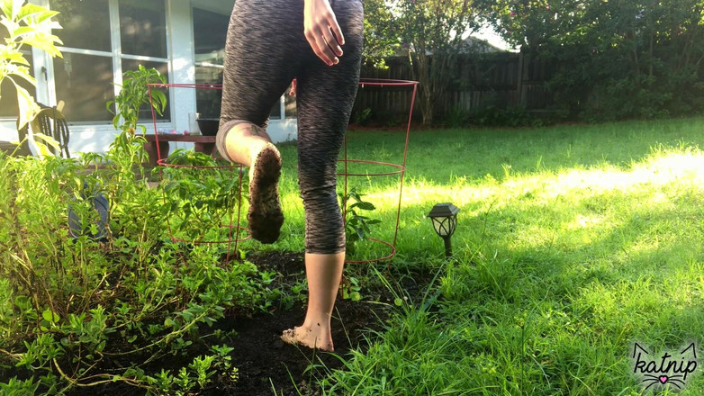 kactus kutie: Gardening Is Good for the Sole 2