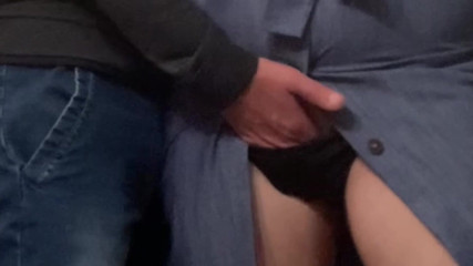 Niki studio: Metroda garip yaşlı bir sapık amcığımla oynuyor