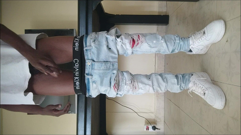 Gay black steel Africa: Preto com Pau Enorme em Streetwear Jerk and Cum (4)