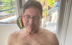 Sözlü çıplak mastürbasyon, elimde, açık pencere önünde boşalma