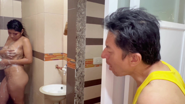Lady: พ่อเลวๆ พบลูกสาวเลี้ยงสองคนกำลังมีเซ็กส์เลสเบี้ยน แล้วเกิดอะไรขึ้นต่อ?