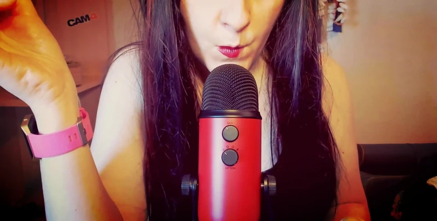Nicoletta Embassi: Sensual Mouth Sounds for Beautiful Italian MILF
