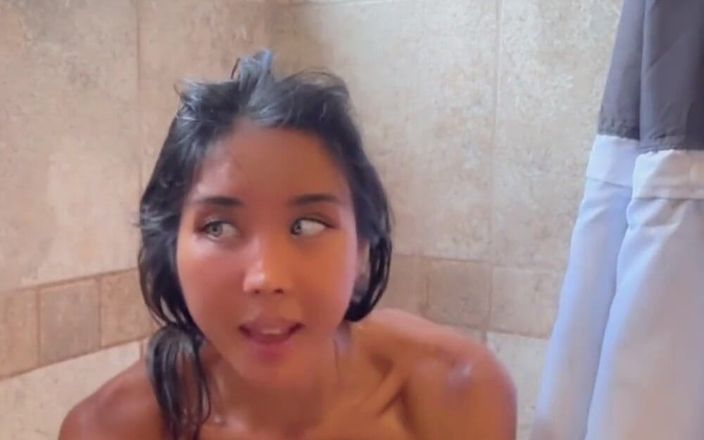 DaringKiara: Es ist Zeit für eine Dusche!