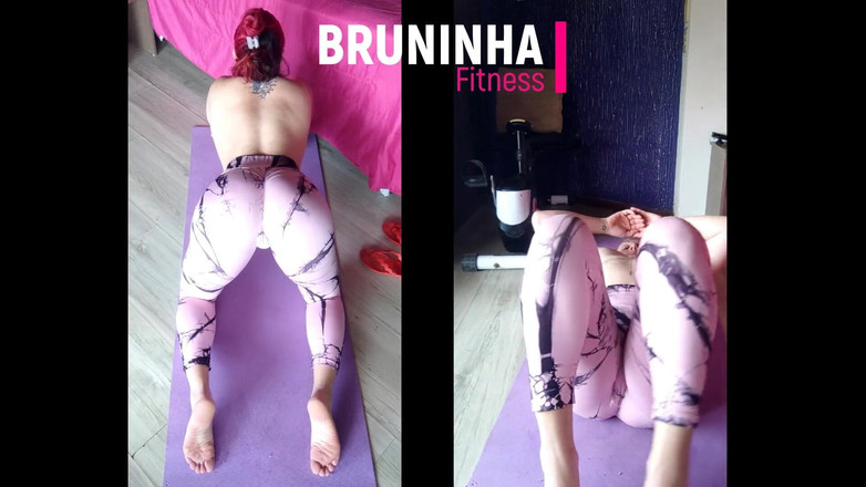 Bruninha Fitness: Donna brasiliana che fa yoga con i leggings sbattuta nel...