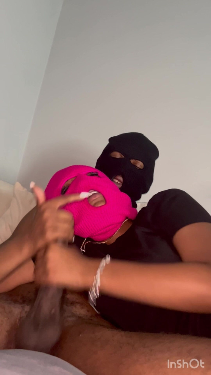 Cheekz: Chupando la gran polla de padrastro