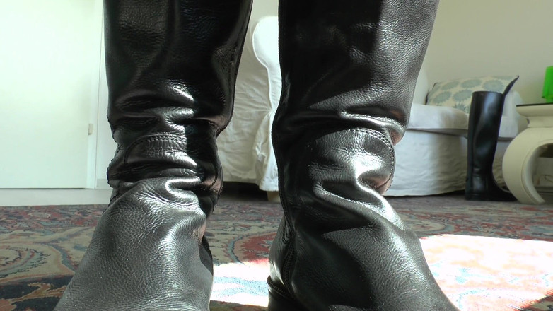 Lady Victoria Valente: Boot Fitting for a Riding Outfit, Lady Victoria Valente