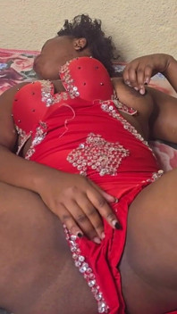 Hot MILF Bang Her Finger Inside the Pussy