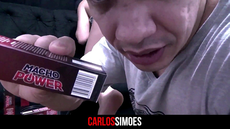 Carlos-Simoes: 彼女は私を彼女の家に招待し、映画を見たいと言いました。