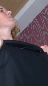 Süße blonde reife bekommt sperma auf ihr gesicht