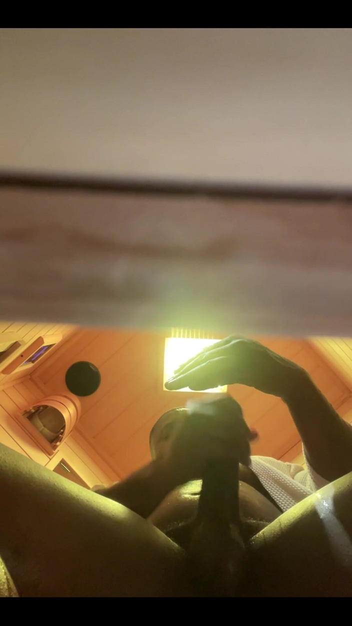 Headofstate: Masturbación con la mano después de la ducha