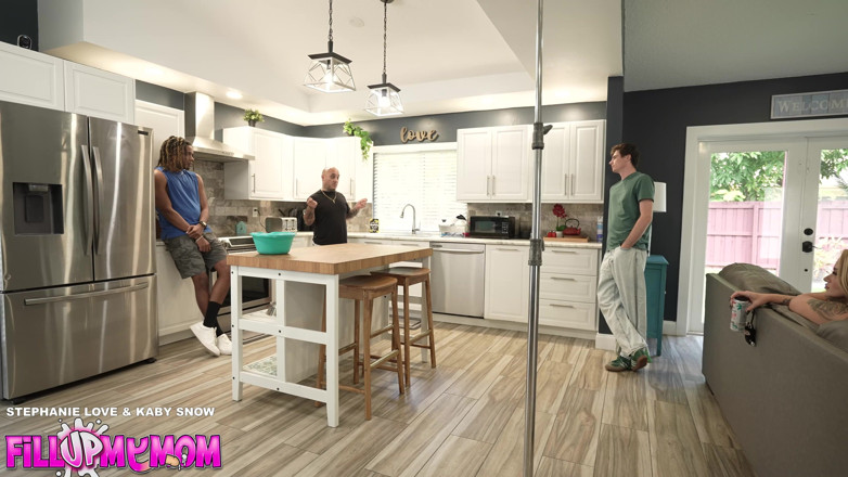 Fill Up My Stepmom: Bts teil 1 mit stephanie Love