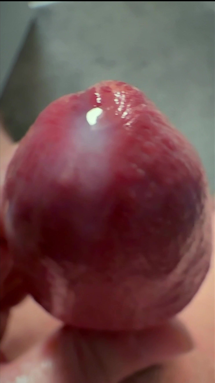 NakedFoxx: Corrida macro. Eyaculación ultra en primer plano