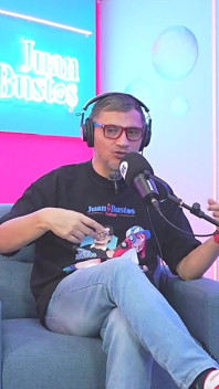 Sarahblack si tante seksi yang pemalu ngentot kontol besar juru kamera