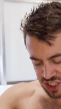 Dante Colle intercambia sexo por muchos impuestos empresariales - nextdoorbuddies