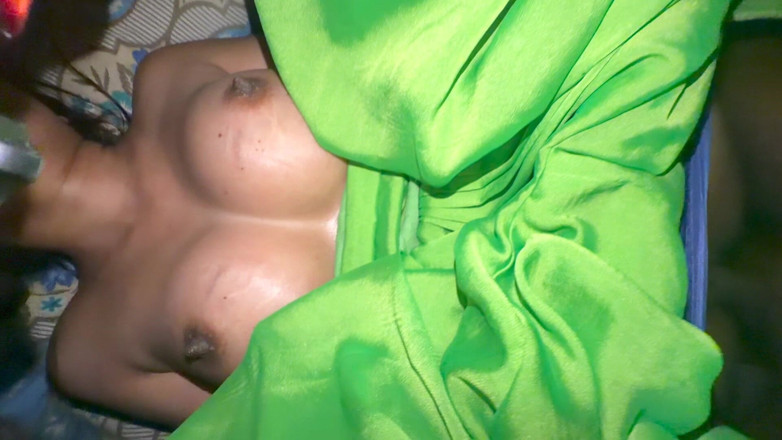 Desi Horny Savita: Hart gefickt zu werden, während sie einen punjabi-anzug trug - es...