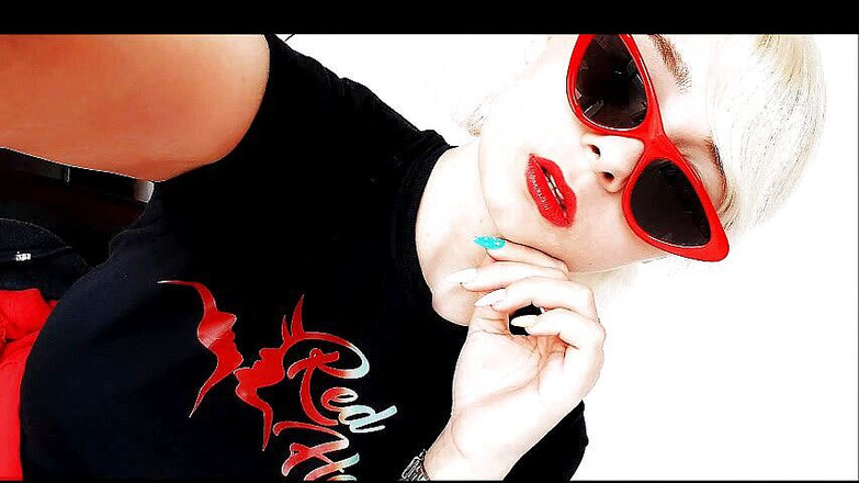 Red Heaven Media: Kızıl cennet tişörtü giyene bak!