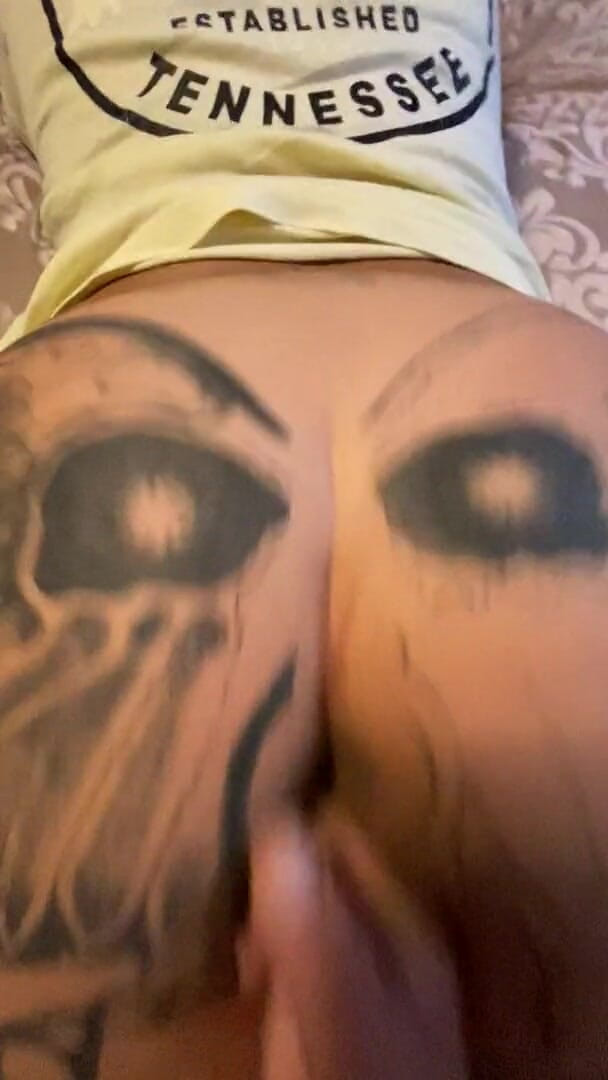MzKiTTy91: Pawg milf schüttelt ihren arsch