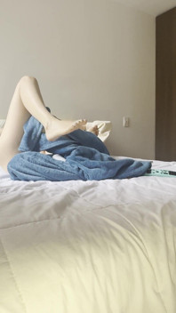 Cù người bạn thân nhất của tôi trong khi chơi trò chơi điện tử