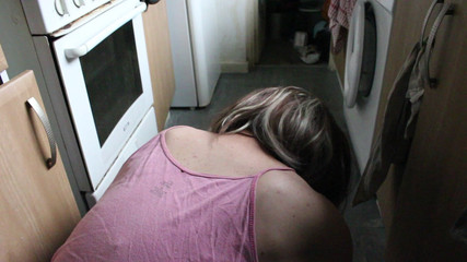 Lilly Disgrace: Menyapu sissy