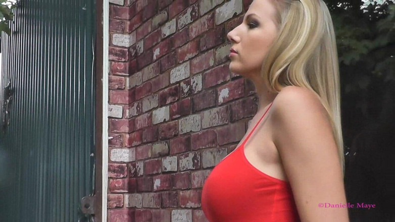 Danielle Maye: Fag Break