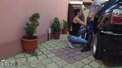 Wet Kelly: 快速- 热辣熟女在工作前给男人口交和性交