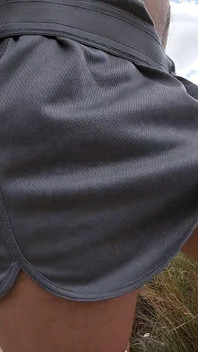Jsem vztyčená při běhání v těsných šortkách