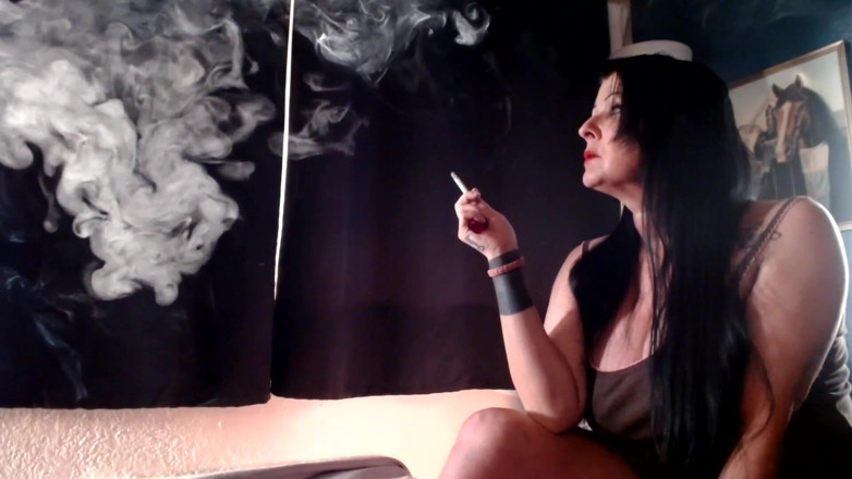 Abby Anna: Coppia che fuma pesantemente