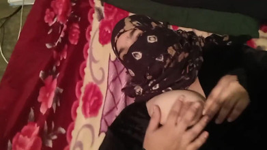 Gulaab: Ibu tiri menghukum saya, saya mengongkek duburnya