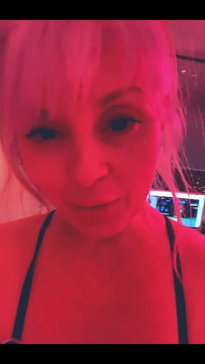 PaintedRose: Розкуті роздягання бажання - клубні речі шиплять!