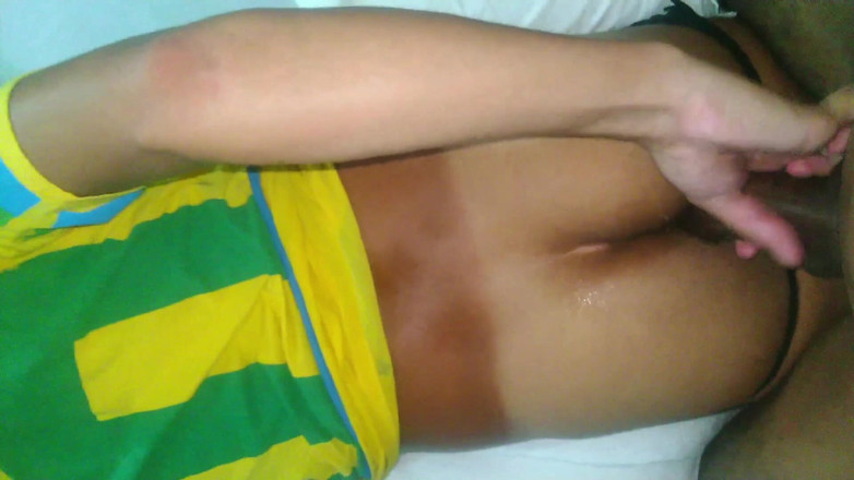 MiguellTrajano: 묻지 않고 안에 들어와 이웃의 남편을 함침시켰어