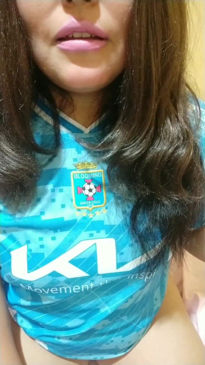 Carla Villalobos: Mengaku ngelakuin apa yang aku lakukan di kamar mandi umum...