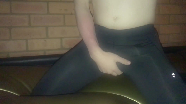 Aussie bi boy: 2019년 29-12-2019년 수저에서 스킨즈의 투명한 살빛