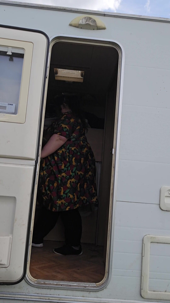 SSBBWLadyBrads: SSBBW Ladybrads Vs Caravan Door