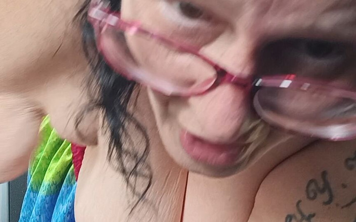 HerculesnVENUS: Di mencuci kereta, si aneh ini menjadi panas, dia membongkoknya...